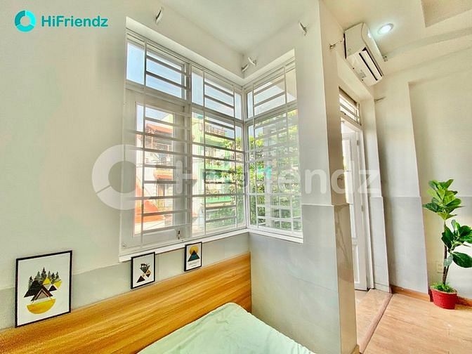 Hình ảnh Anh có thể đợi e cả mùa thu, còn phòng này thì a không chắc