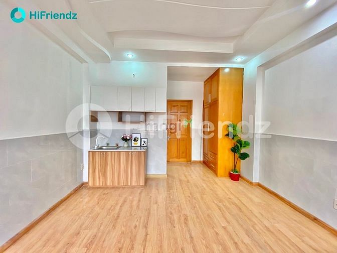 Hình ảnh Anh có thể đợi e cả mùa thu, còn phòng này thì a không chắc