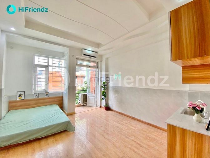 Hình ảnh Anh có thể đợi e cả mùa thu, còn phòng này thì a không chắc