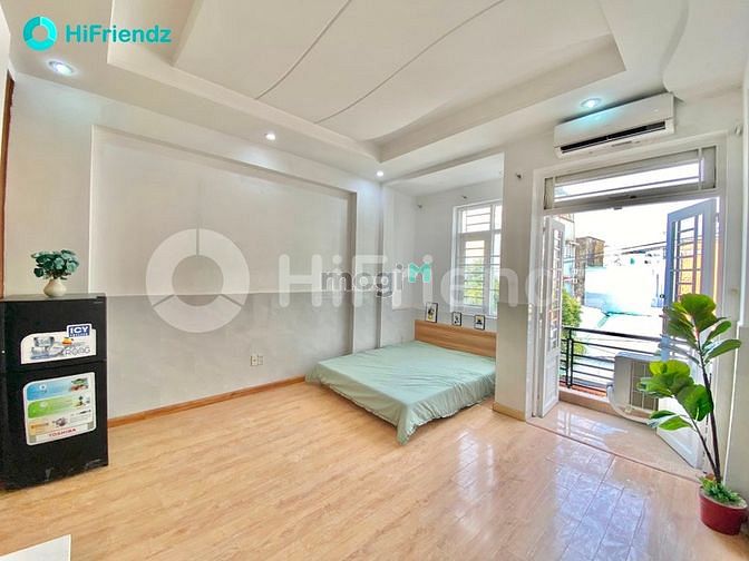 Hình ảnh Anh có thể đợi e cả mùa thu, còn phòng này thì a không chắc