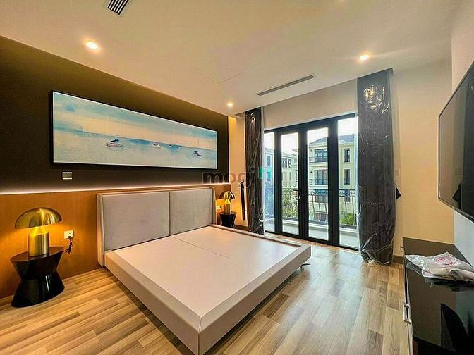 Hình ảnh Bán biệt thự Vinhomes Bason Q1, 1 hầm, 3 tầng, 225m2 đất, ck 10%