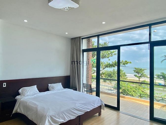 Hình ảnh Cho thuê Villa sân vườn 200m2 mặt tiền biển Sơn Trà – 2PN