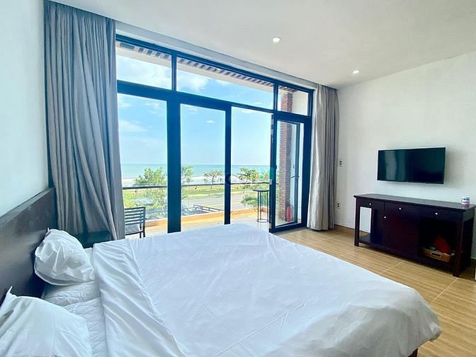 Hình ảnh Cho thuê Villa sân vườn 200m2 mặt tiền biển Sơn Trà – 2PN
