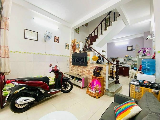 Hình ảnh 3,8tỷ💥đúc 2 lầu 4mx10m ,hxh ,đất mới bình tân
