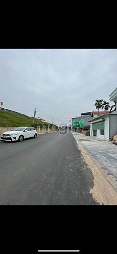 Hình ảnh Bán 30.5m2 Đất Tổ 5 Giang Biên, Cách 1 Nhà Ra Đường Ô tô tránh 2.4 tỷ