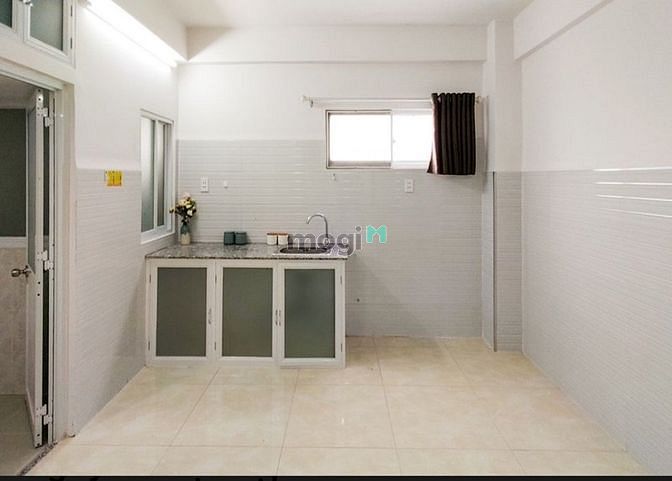 Hình ảnh Mb6623 nạp rút nhanh chóng Studio cửa sổ lớn ngay đh TDT kế bên lotte mart quận 7