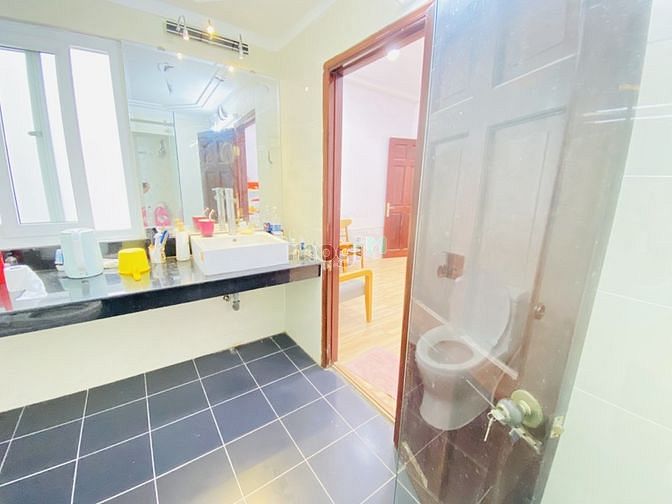 Hình ảnh Tân Bình -Ô tô đổ cổng -4 Tầng -71m2 - Út Tích. Nhỉnh 8tỷ.