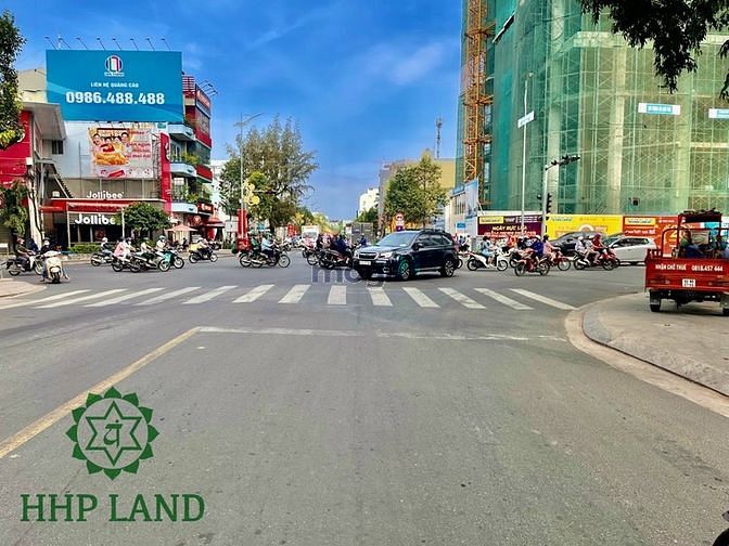 Hình ảnh Cho thuê Mặt bằng kinh doanh Biên Hoà 1.000m2 showroom