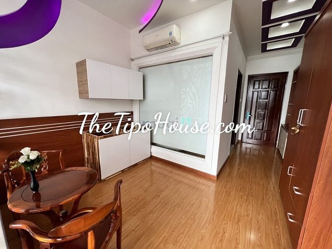 Hình ảnh Sang HDKD CHDV MT Nguyễn Thị Thập có thang máy
