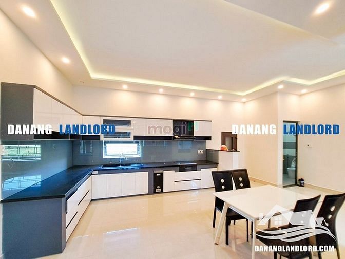 Hình ảnh Biệt thự 5PN hồ bơi gần cầu Thuận Phước - B836
