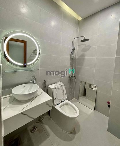 Hình ảnh Nhà 2.5 Lầu Tân Quý,Tân Phú_DT: 245m2_Hẻm 8m