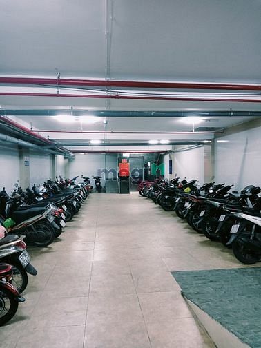 Hình ảnh phòng trọ có máy lạnh, nước nóng, thang máy.