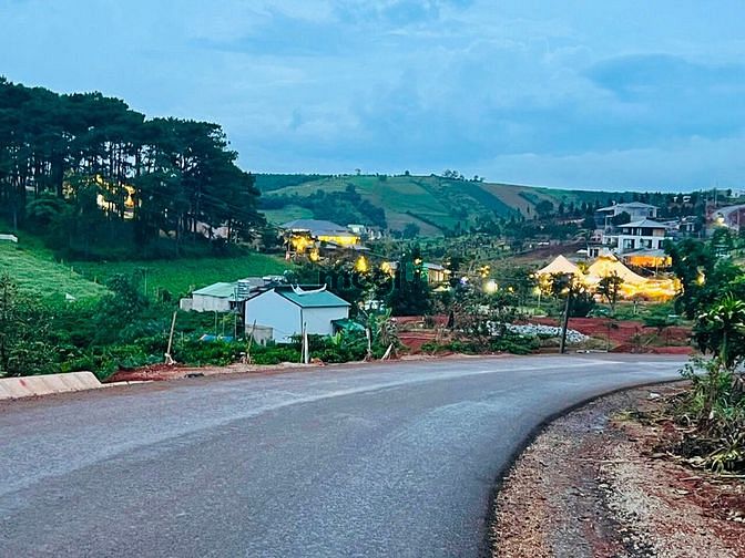 Hình ảnh Bán đất nền thổ cư Mặt tiền đg Trần Quý Cáp, ĐamBri, Bảo Lộc