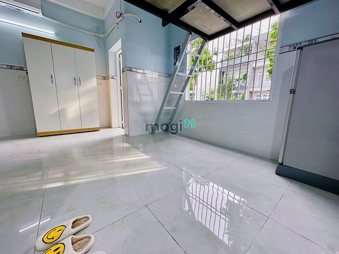 Hình ảnh Phòng Gác lửng + Mới xây 100% _ Ban công/ cửa sổ cực thoáng