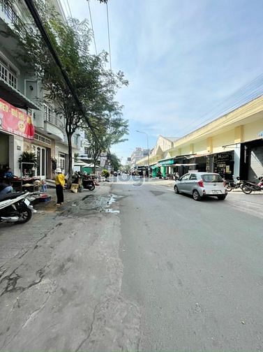 Hình ảnh Bán Lô Đất DT lớn 85m2 Mặt Tiền Chợ BửuLongBH.Chỉ:4Tỷ500Triệu.