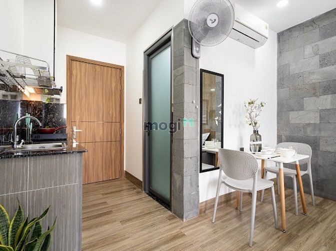 Hình ảnh 🌸 Em Vũ Cho Thuê Studio 30m2 Bancony mới Tinh 🍀 Gần Ngã Tư Hàng Xanh