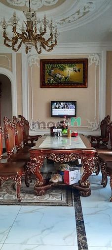 Hình ảnh Biệt thự giữa trung tâm TP. HCM nội thất siêu cao cấp gỗ đỏ - Cách Mạn