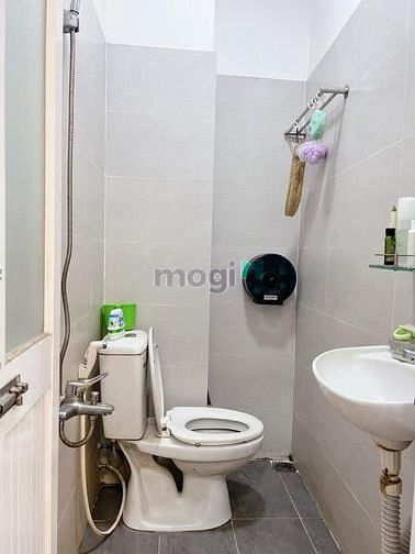 Hình ảnh Bán nhà đoàn văn bơ 4 lầu, 23 m2 chỉ 3 tỷ 6