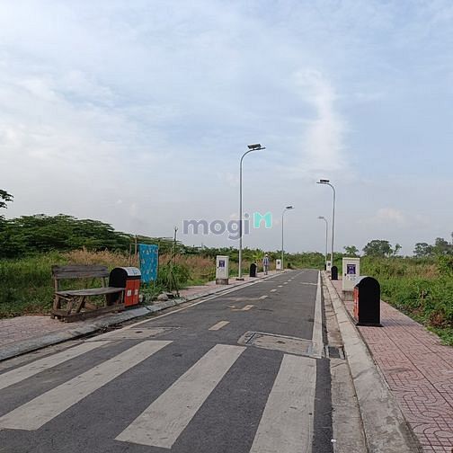 Hình ảnh Bán đất hẻm xe hơi Binh Tân đường to rất gấp