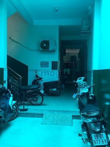 Hình ảnh Cho thuê gấp phòng 20m2 gác 1m8 Tân Phú giáp Tân Bình - chỉ 1tr4/th