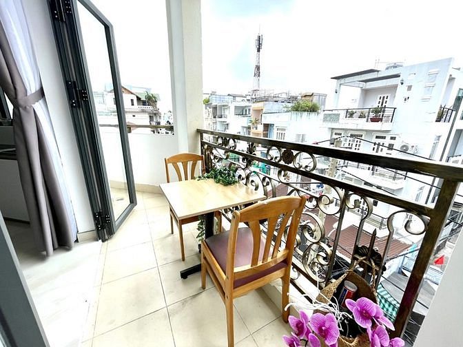 Hình ảnh Hệ Thống CH balcon - Cửa sổ  ngay gần Phan XÍch Long