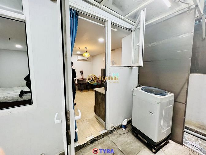 Hình ảnh Hệ Thống CH balcon - Cửa sổ  ngay gần Phan XÍch Long