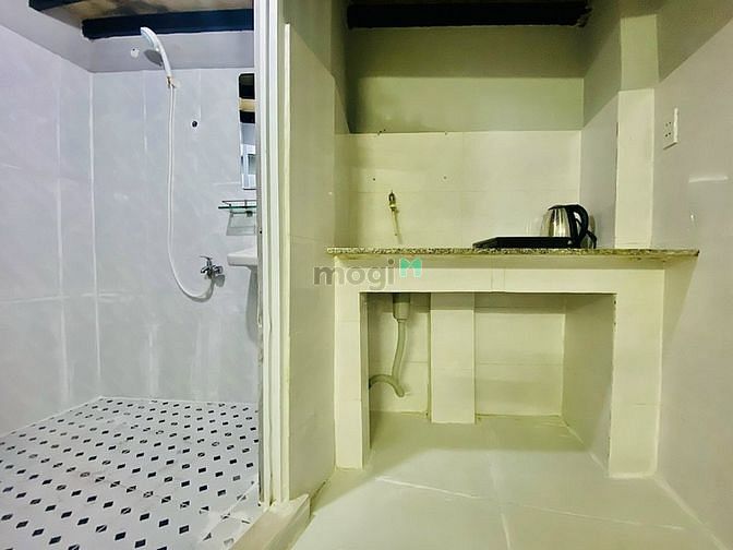 Hình ảnh Cho thuê phòng trọ gác lửng, cao 1m8 có thang máy
