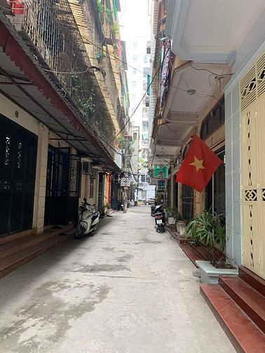 Hình ảnh Bán Đất Phân Lô Phố Trần Vỹ. 61m2. Giá: 110 triệu/m.