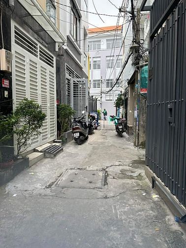 Hình ảnh HẺM SẠCH SẼ - THÔNG THOÁNG - KHU DÂN TRÍ CAO