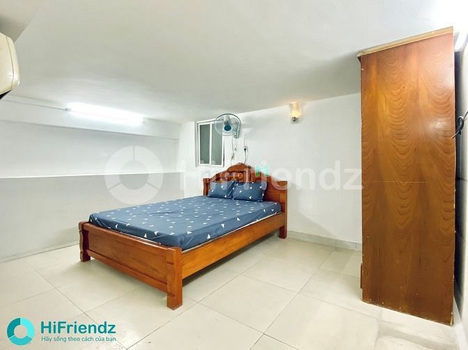 Hình ảnh Studio banco cửa sổ sát Q5 HiFriendz hỗ trợ cọc