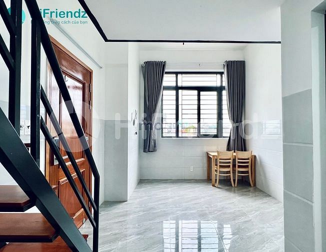Hình ảnh Duplex cửa sổ mặt tiền cách quận 4 5p chạy xe