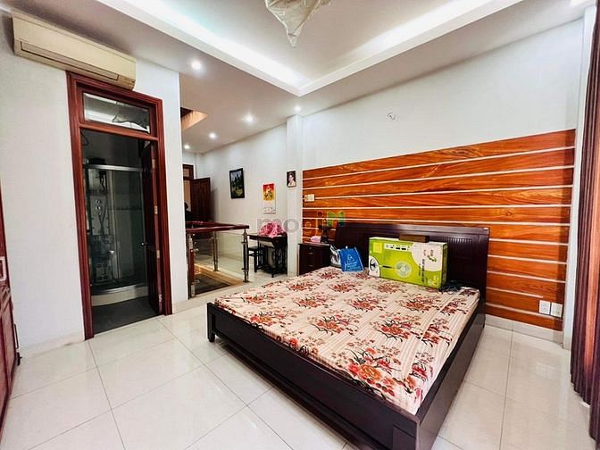 Hình ảnh Mặt Tiền Sầm Uất Trần Hưng Đạo 80m2