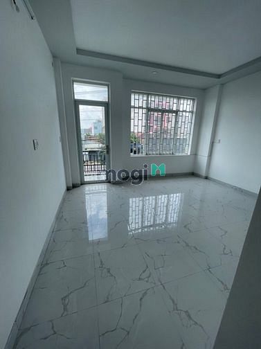 Hình ảnh Phòng mới ban công 3tr5 gần làng Đại học