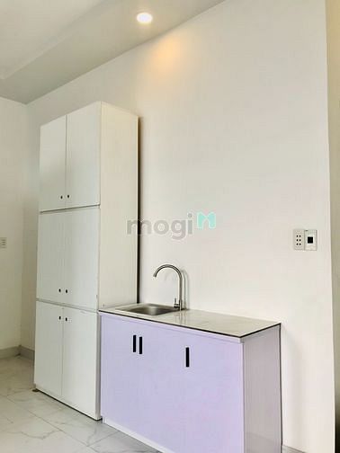Hình ảnh Phòng mới ban công 3tr5 gần làng Đại học