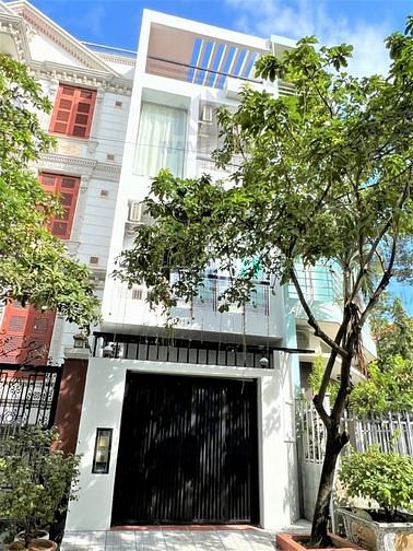 Hình ảnh Cho Thuê Nhà 3 Lầu 300m2 Gần Đường Xa Lộ Hà Nội_P. An Phú_Quận 2