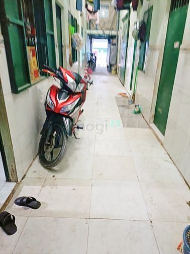 Hình ảnh Bán chdv 36 phòng 350m2 mặt đường 16m. Khu dân cư phát triển.