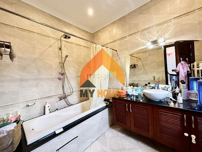 Hình ảnh Cho Thuê Villa Phố 3 Lầu Có Hồ Bơi 4 Phòng Để Ở_Văn Phòng Công Ty