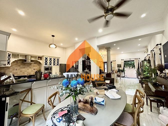 Hình ảnh Cho Thuê Villa Phố 3 Lầu Có Hồ Bơi 4 Phòng Để Ở_Văn Phòng Công Ty