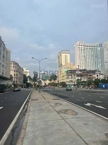 Hình ảnh Cho thuê nhà mặt tiền đường Lê Lợi Quận 1