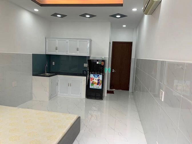 Hình ảnh Studio ban công full nội thất sát ngã 4 Hàng Xanh