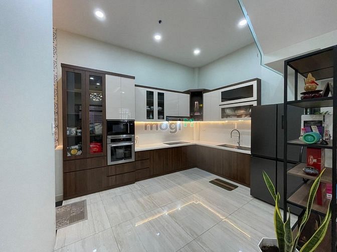 Hình ảnh Nhà Mới Full Nội Thất Dương Quảng Hàm 3 Lầu 5PN, 6WC