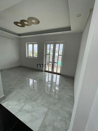 Hình ảnh Cho thuê nhà hẻm 7m Phạm Văn Bạch P.15 Tân Bình 5x20m 3 lầu