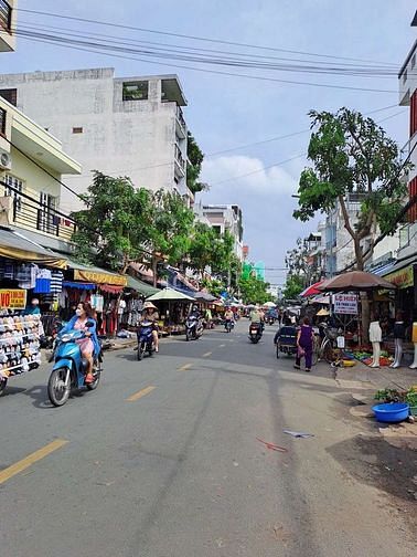 Hình ảnh Bán đất vị trí kim cương 230m2 mặt tiền Phạm Văn Bạch không có lô thứ2