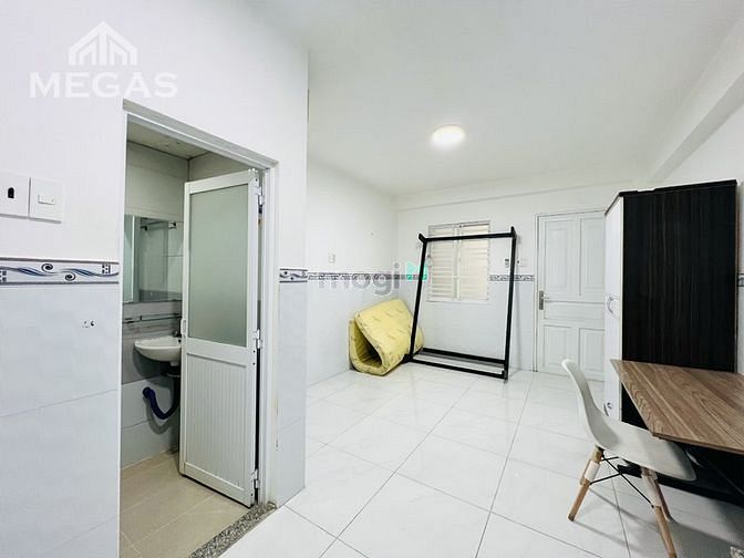 Hình ảnh Cho Thuê Căn Hộ Full Nội Thất  Gần Etown Cộng Hòa Ban Công Thoáng