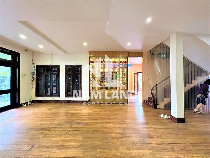 Hình ảnh Cho thuê Villa 450M2 sân vườn đường số 17 P.An Phú Quận 2