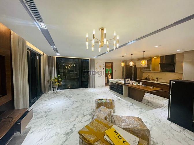 Hình ảnh Siêu biệt thự có thang máy trong nhà ở KDC Trung Sơn