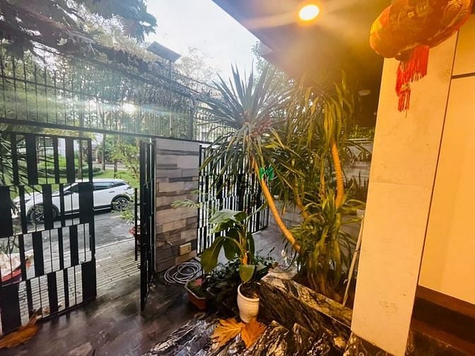 Hình ảnh Siêu biệt thự có thang máy trong nhà ở KDC Trung Sơn