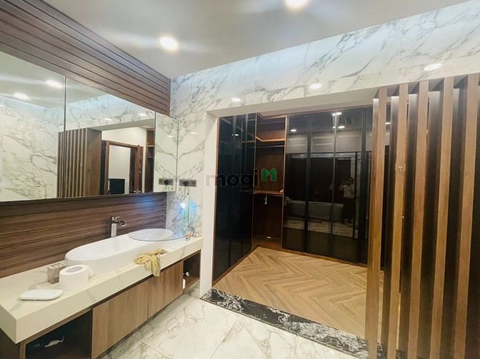 Hình ảnh Siêu biệt thự có thang máy trong nhà ở KDC Trung Sơn