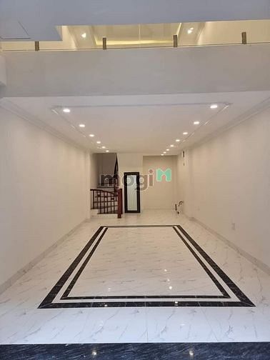 Hình ảnh Bán nhà đẹp Phố Trạm - 35m x 5 tầng, 2,8 tỷ