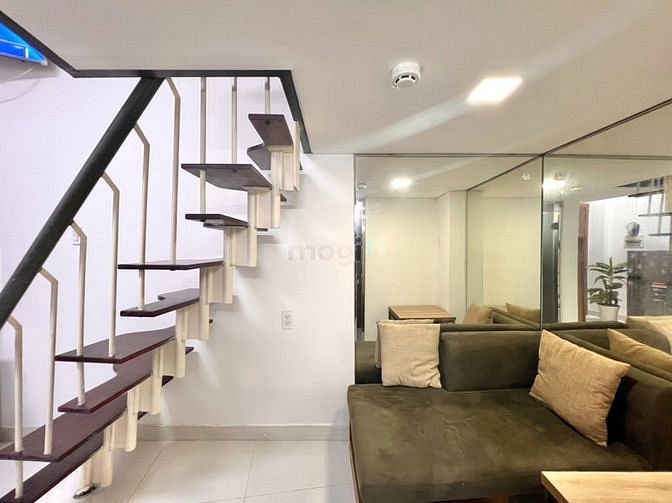 Hình ảnh Gác Lửng cho thuê ngay ngã 4 Lý Chính Thắng - Quận 3. Ở được ngay